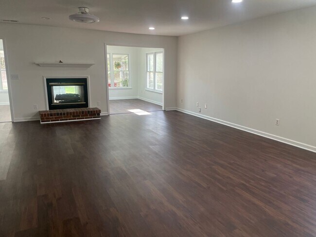 Photo - Large End Unit Townhome in Oak Ridge Meadows