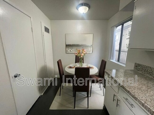 Photo - 345 Stepney St Unidad 04