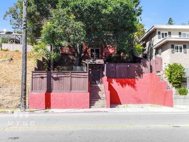 Building Photo - 5021 MacArthur Blvd Rental