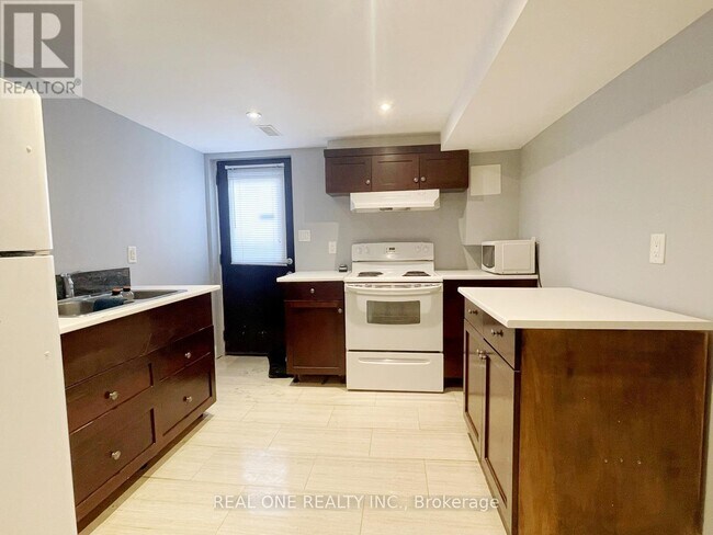 Photo - 1074 Upper Sherman Ave