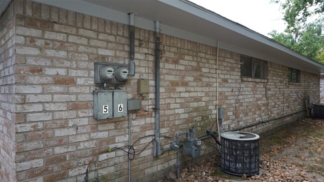 Photo - 604 Wilson Rd