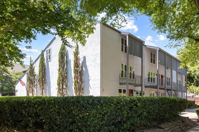 Building Photo - 3827 Gilbert Ave Unit 214