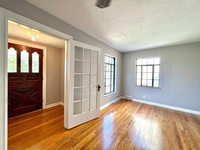 Photo - 21400 Goller Ave