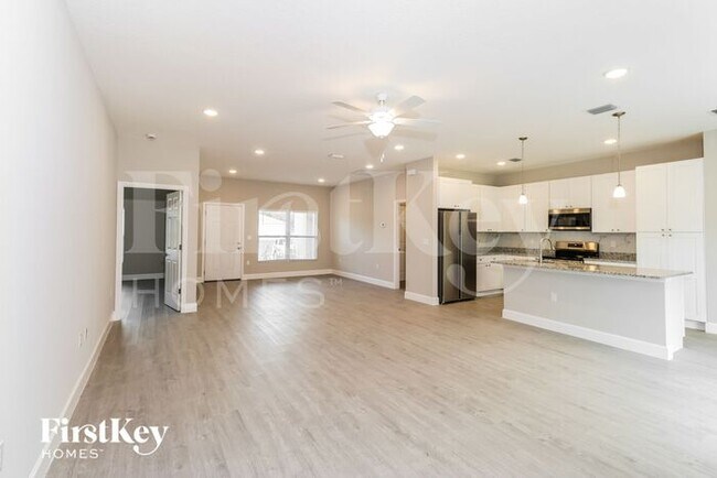 Photo - 3021 Tropical Cir SE Casa