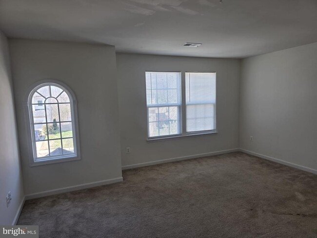 Photo - 5185 Mudville Ln