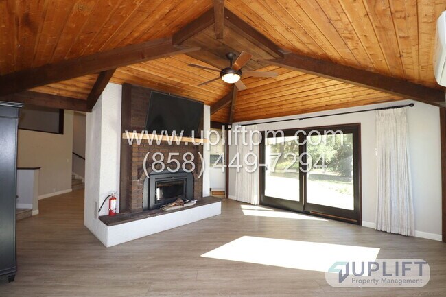 4721 Meadowridge Rd