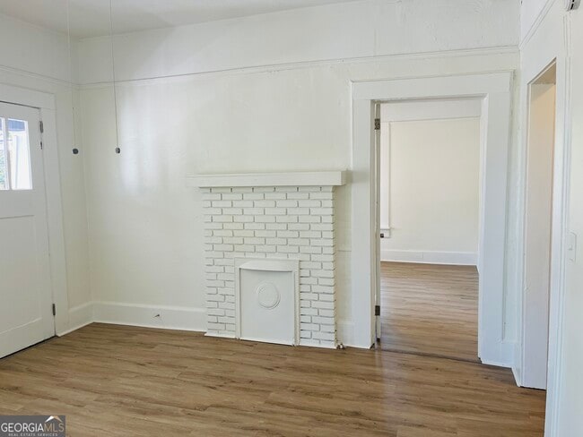 Photo - 410 Alford St