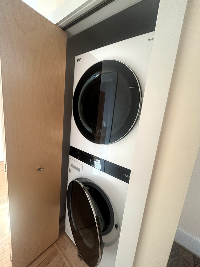 Photo - 17 Ivaloo St Unit 9