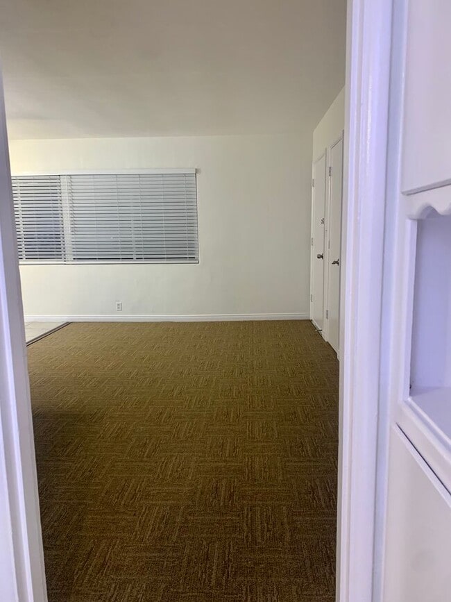 Photo - Cheerful and Spacious 1bd/1bth Upstairs Unit Unit 90-4