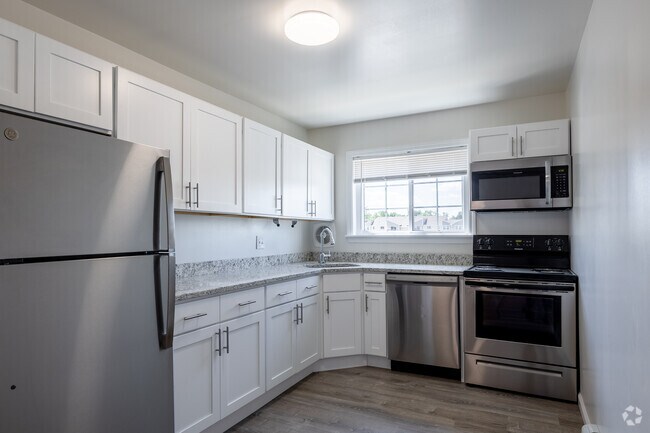 2BR 1BA -Kitchen