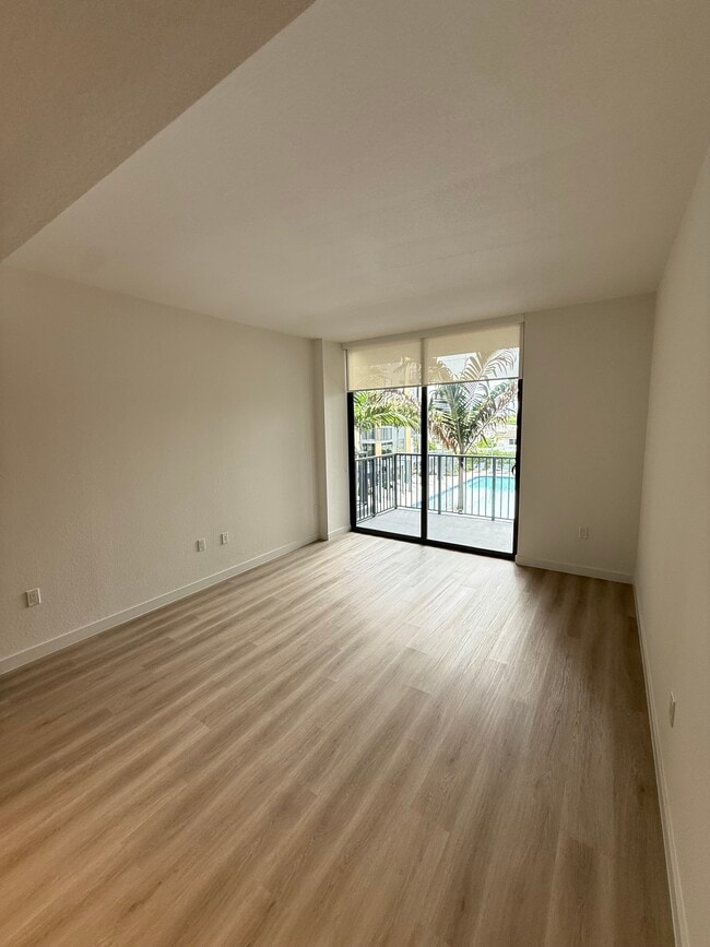3841 NW 12th St Unit B3