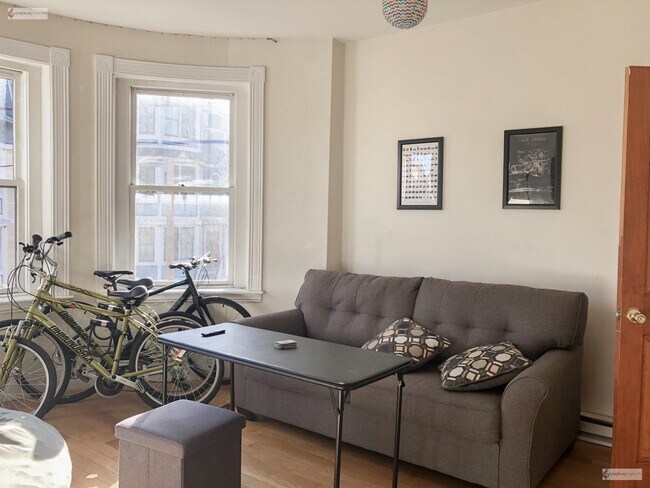 Photo - 71 Pontiac St Unit 1