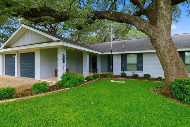 Photo - Corner Lot Gem in Oak Meadow