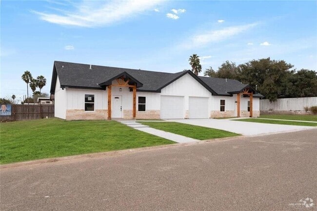 Building Photo - 601 N Ozaka St Rental