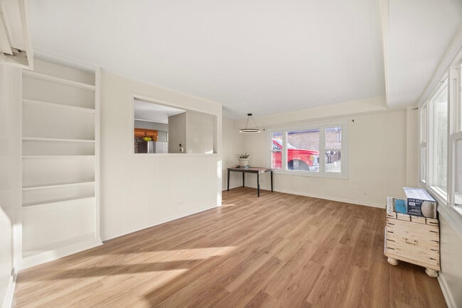 Photo - 1309 S Naperville Rd