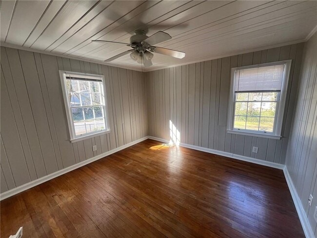 Photo - 2254 N Shallowford Rd