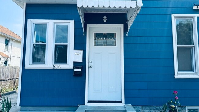 Photo - 674 Ogden St