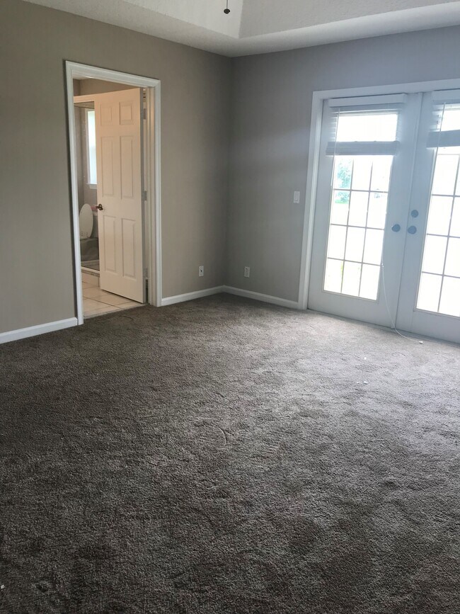 Photo - 1651 Hawthorne Plz