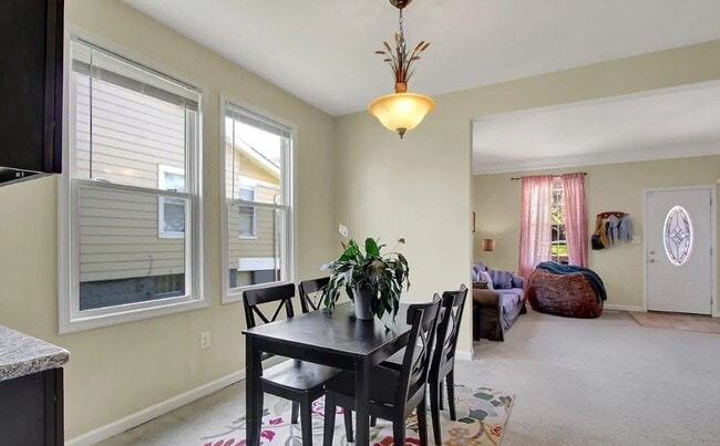 Building Photo - 2302 Southern Ave