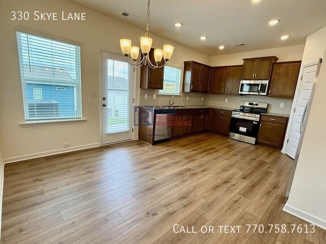 Photo - 330 Skye Ln