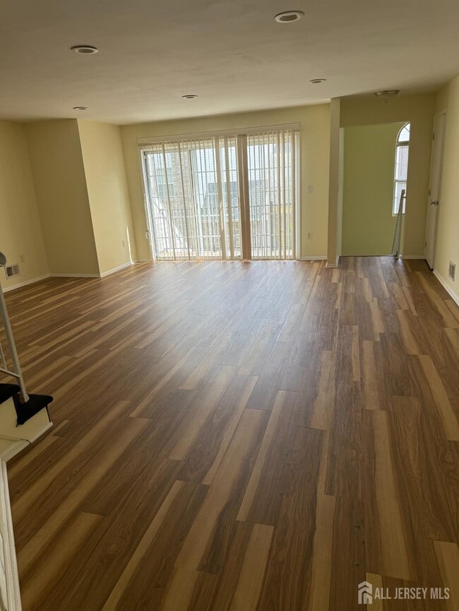 Photo - 813 Plymouth Rd