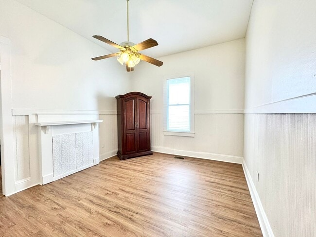 Antique-Inspired Cottage with Modern Comforts - Antique-Inspired Cottage with Modern Comforts House