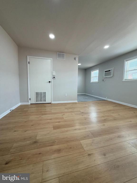 Photo - 718 Rhawn St Unidad 45