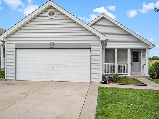 Building Photo - 140 Autumn Oaks Dr