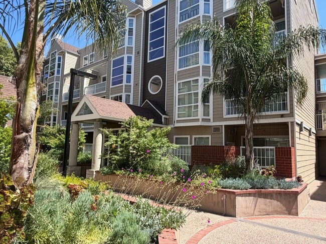 Building Photo - Serene & Pristine: 3 Bedroom, 3 Bath Bi-Level Condominium available in Central San Jose Location
