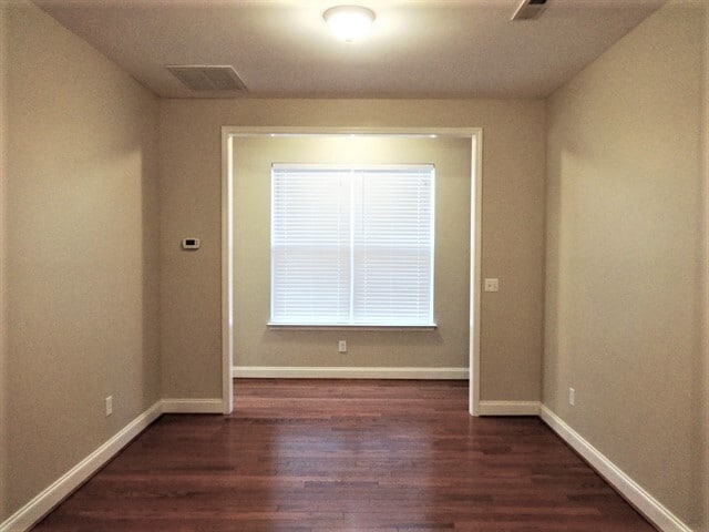 Photo - 126 Diploma Dr