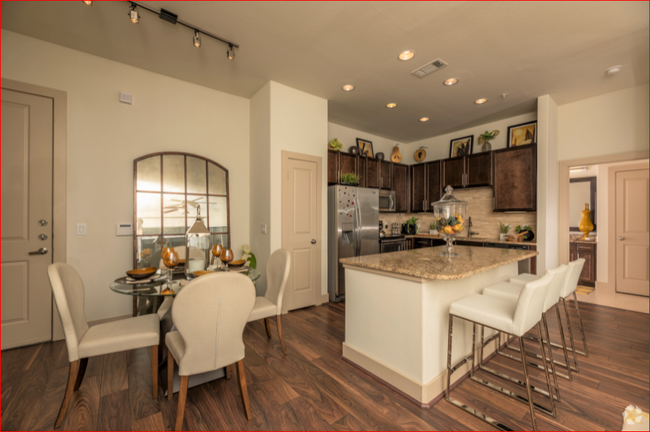 Building Photo - Home Just Got an Upgrade… Unit 7SY2