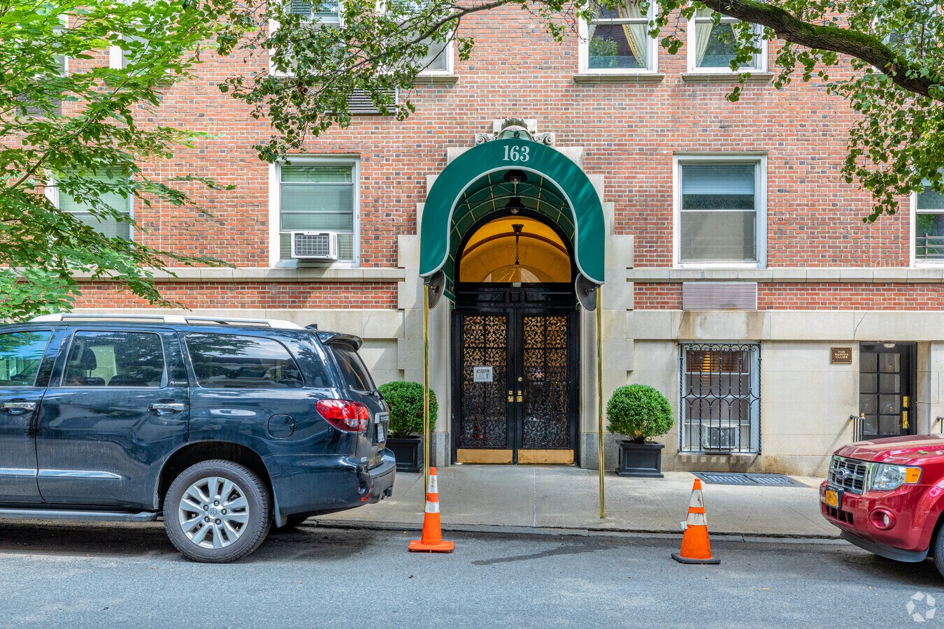 Entrance - 163 E 81st St