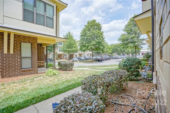 Room in Townhome on Steel Yard Ct