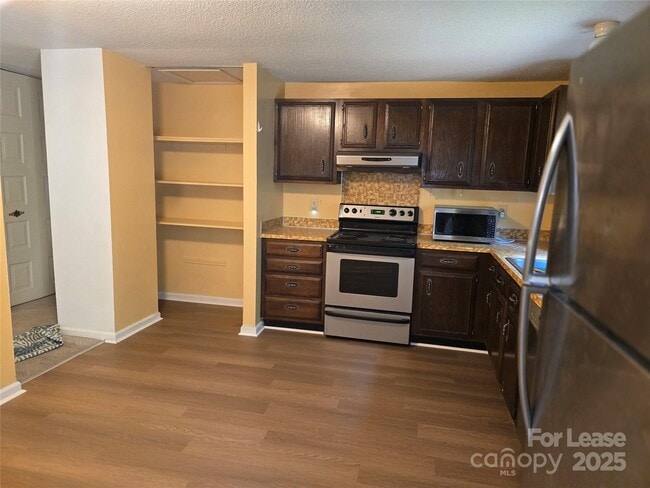 Photo - 634 Sweetgum Ln