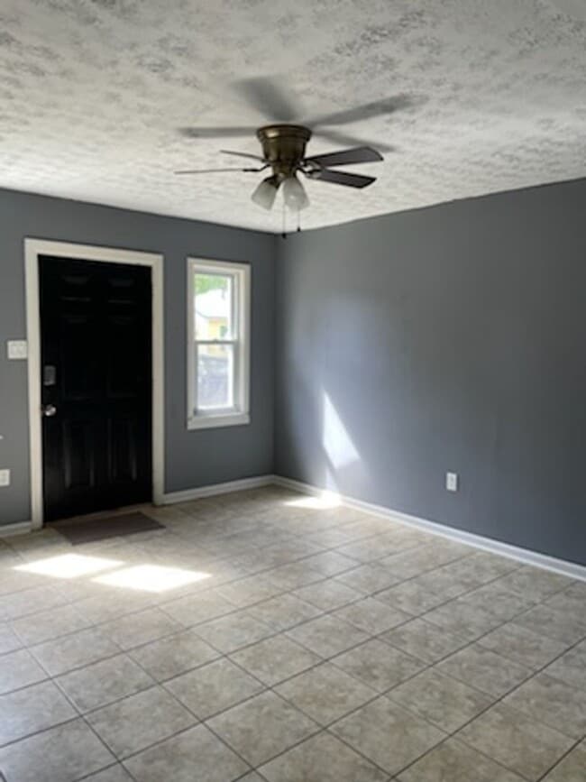 Photo - 2636 Bard Ave