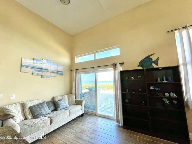 Photo - 799 Shell St