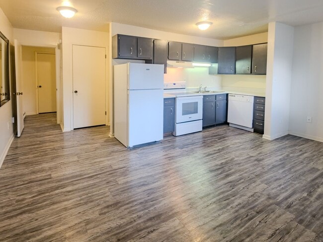 Photo - West Knoxville 37919 - 1 Bedroom Apartment in West Knoxville! Available Now! 1 Bedroom, 1 Bath. -...