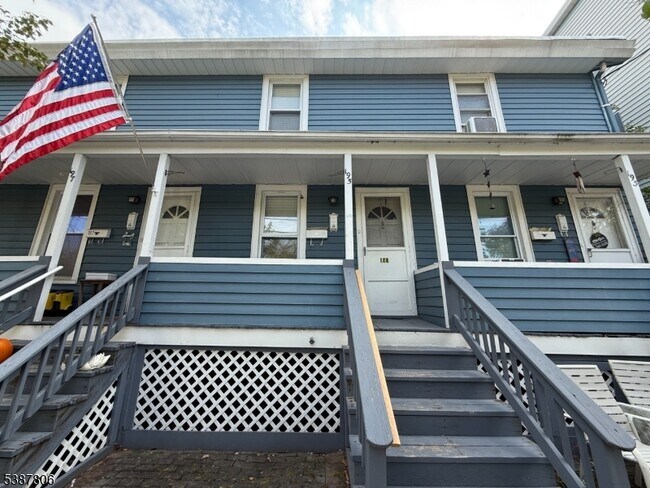 Photo - 195 Forest St