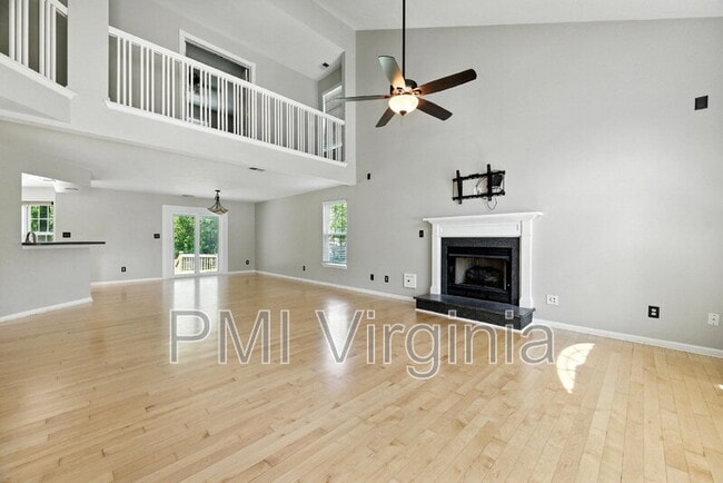 Building Photo - 6811 Dickens Ct E Rental