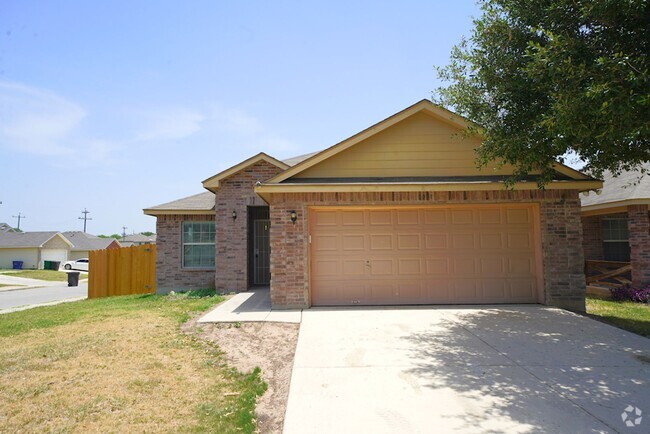 Building Photo - Great One-Story Home Near Lackland AFB Now...