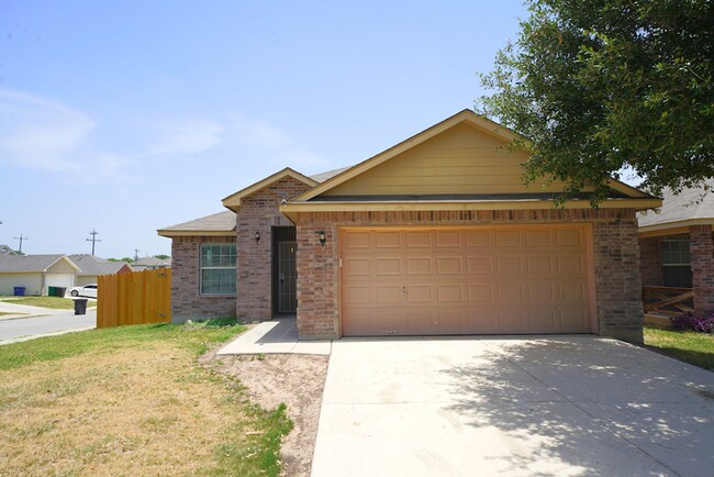 Great One-Story Home Near Lackland AFB Now... - Great One-Story Home Near Lackland AFB Now...