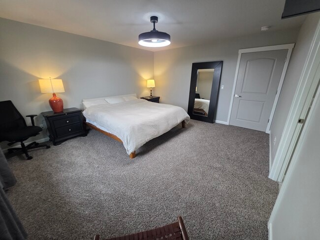 Building Photo - 10721 NE 109th St