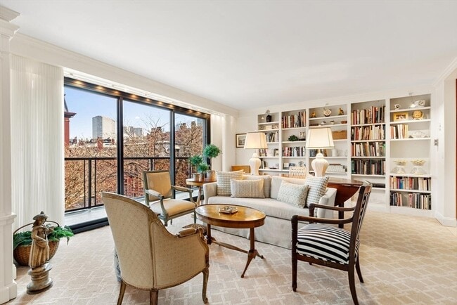 Photo - 180 Beacon St Unidad 4A Rental