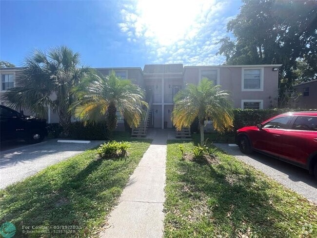 Building Photo - 1060 NW 80th Ave Unit 205 Rental
