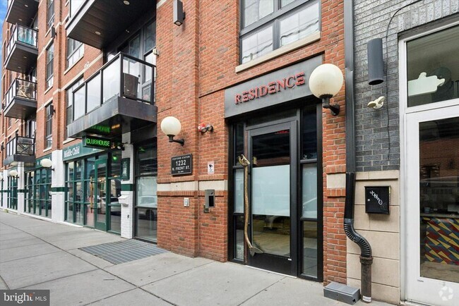 Building Photo - 1232 N Front St Unit 2G Rental