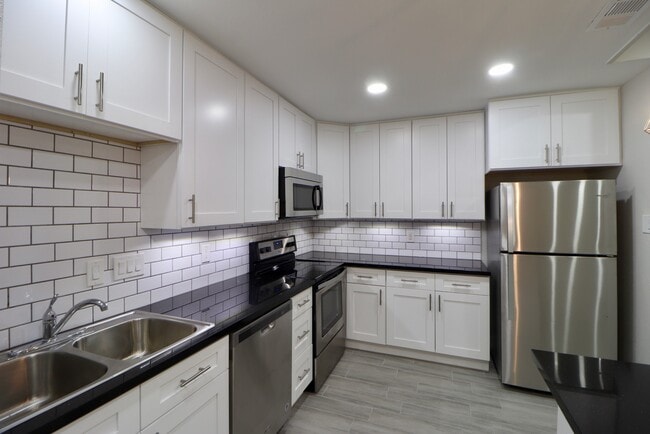 Photo - 5929 Queensloch Dr Unit 116