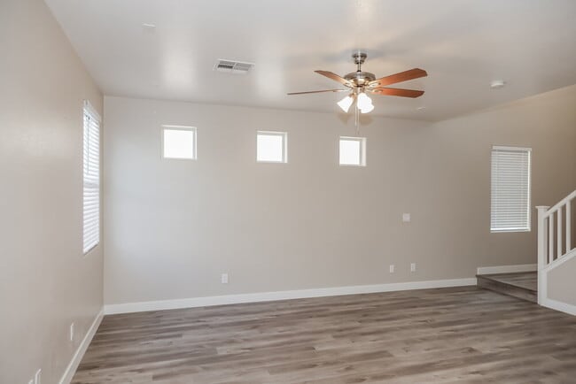 Photo - 5053 SAgelyn St