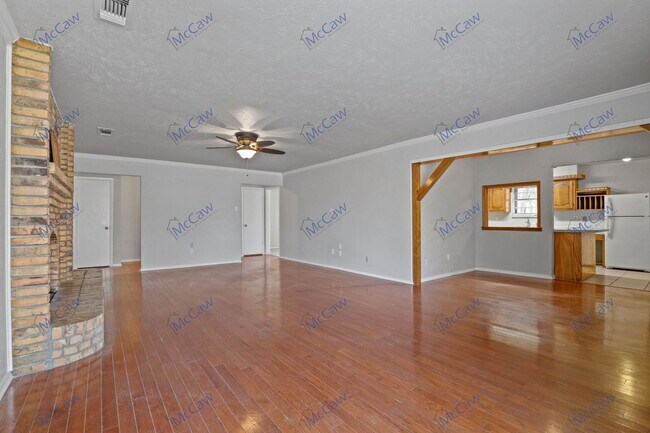 Photo - 213 Gregory Dr