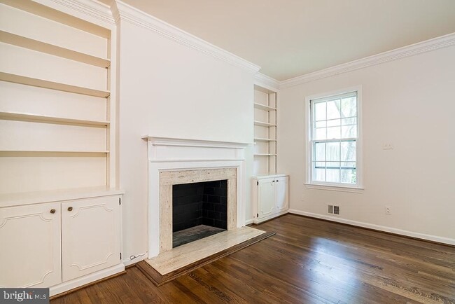 Photo - 3500 Hamlet Pl