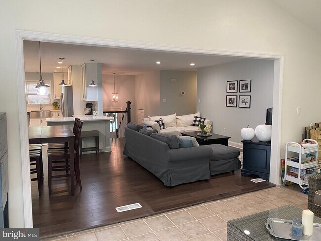 Photo - 7705 Carrleigh Pkwy